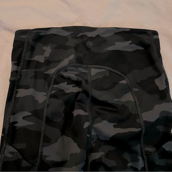 ✨SOLD✨ Athleta Ultimate 7/8 Tight Camo Leggings - Picture 11 of 13